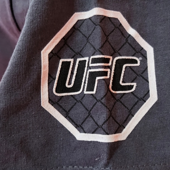 NWT UFC Grey Tee with Links design. 100% Cotton Size Medium - Picture 3 of 3